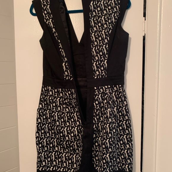 French Connection black and white dress - size 8 - Picture 4 of 4